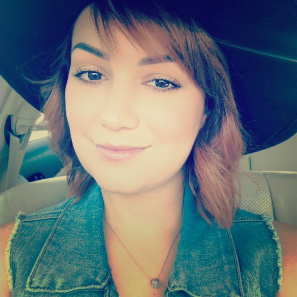 Meet your Posher, Gina